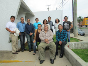 periodistas y comunicadores en el taller sobre teorias de la comunicación.